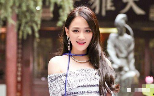 娱乐圈中年吃瓜少女小说,瓜田里的甜蜜陷阱 第3张 娱乐圈中年吃瓜少女小说,瓜田里的甜蜜陷阱 第3张